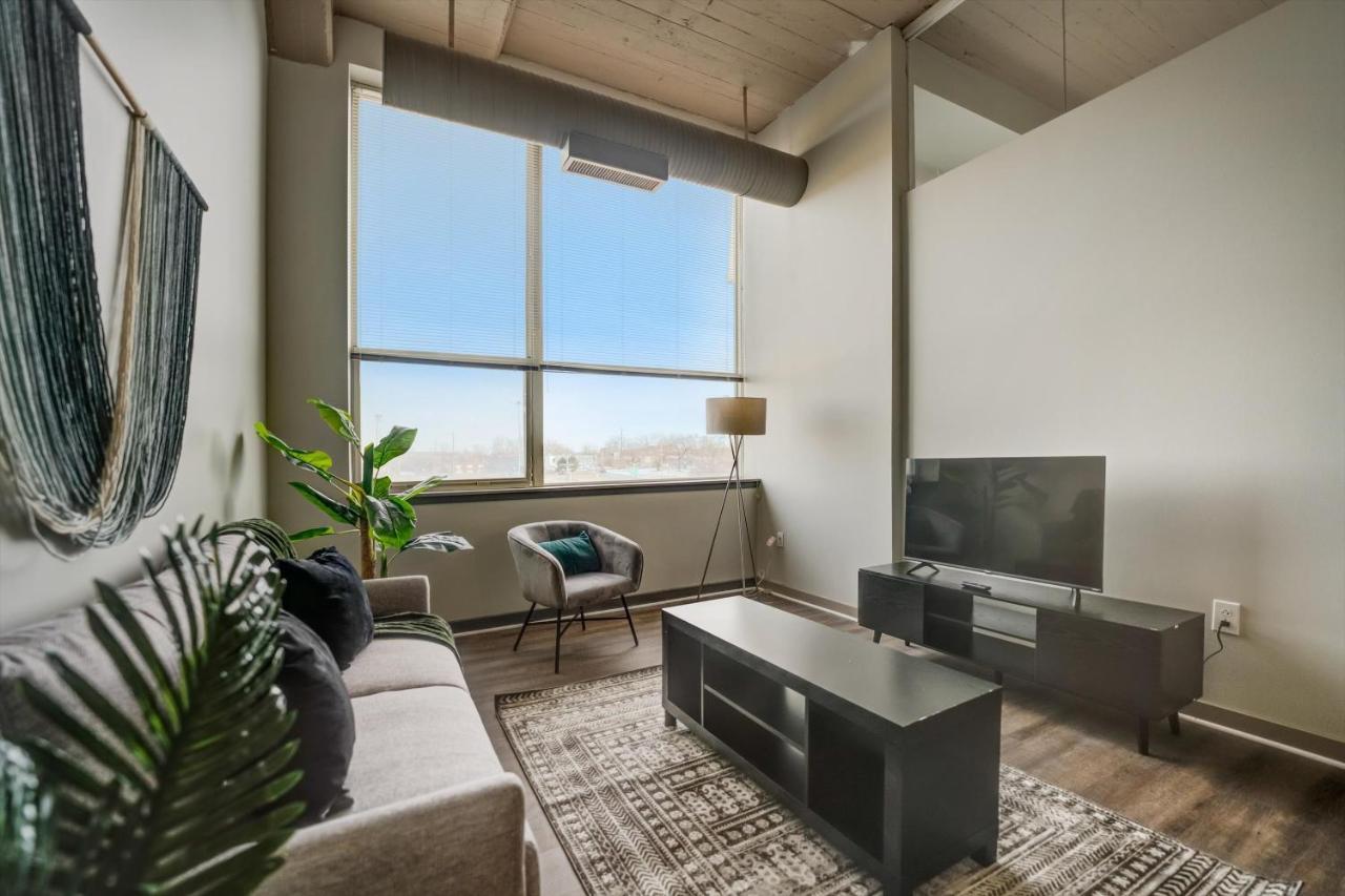 Frontdesk Waterfront Apts Downtown Cleveland公寓 客房 照片